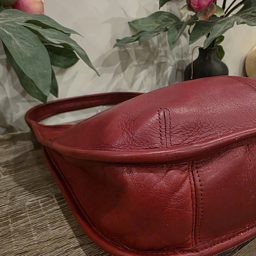 Coach 9033 ERGO Pocket ZIP  RED  EUC VINTAGE PRICE IS FIRM - Picture 14 of 16